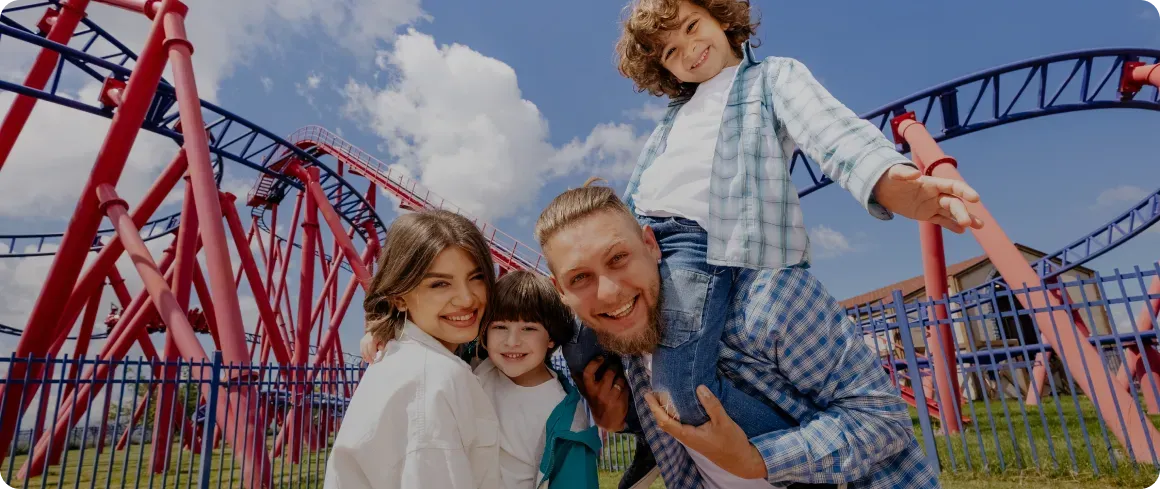 Technological evolution of the amusement park. From wooden playgrounds to virtual reality